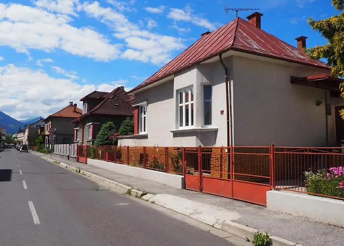 Ucitelov - The Teachers House