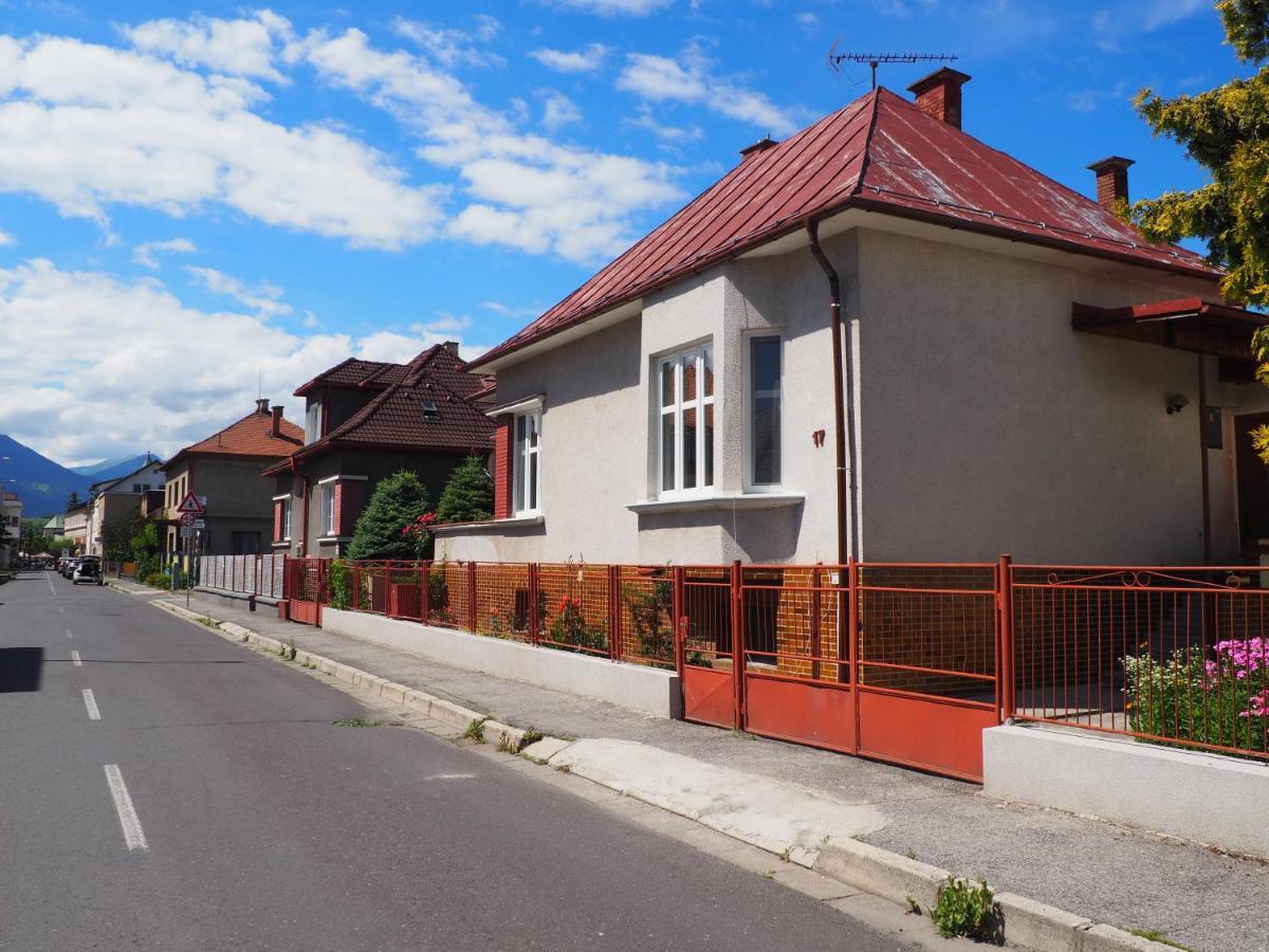 Ucitelov - The Teachers House
